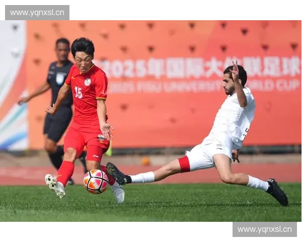 延边足球队激战激烈 今日比赛精彩纷呈 球员拼劲全场燃爆 激情与实力交织